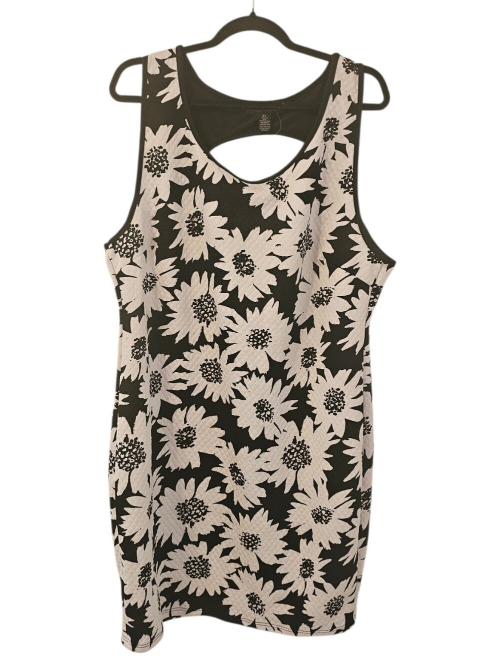 Black and White Forever 21 Sleeveless Textured Daisy Bodycon Short Dress